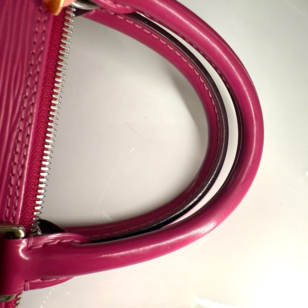 Louis Vuitton Alma PM Epi Leather - Picture 8 of 12
